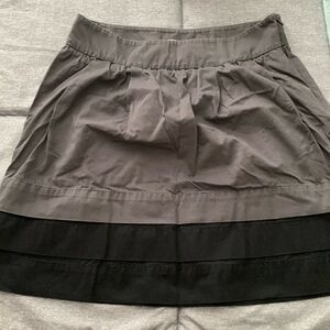 Old Navy gray and black skirt